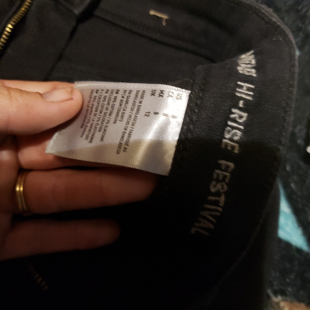 Black size 8 American eagle shorts